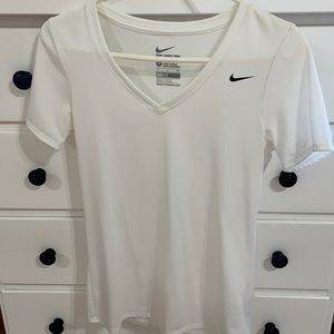 NEW Women’s White Nike Dri-Fit T-shirt, size S